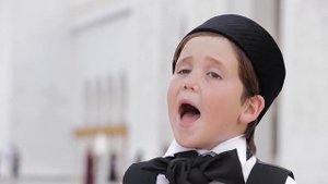 Сын Исмагила Шангареева читает стихотворение "Родной язык" Габдуллы Тукая (Абу-Даби)