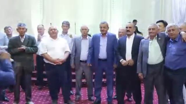 На свадьбе дочери Сайдимухамада Шадманова .г Чимкент 20.10 2019г. Музыкальный подарок от Бачей. смотреть онлайн