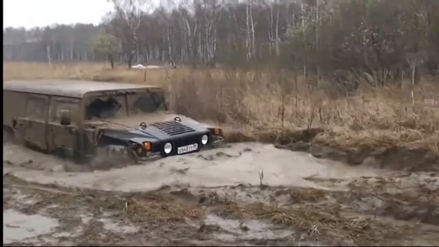 Хаммер Н1 на бездорожье (Hummer H1) смотреть онлайн
