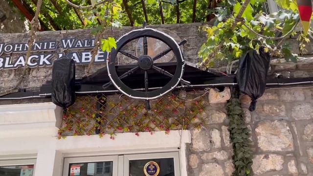 Старый город и причал яхт в Будве, Черногория. Old Town in Budva, Montenegro смотреть онлайн