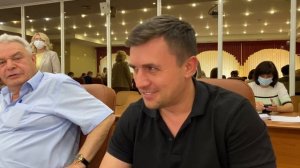 Как тут спокойно реагировать?! Чиновникам опять поднимают зарплаты.