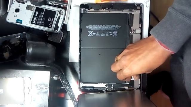 IPad air2 A1567 Black Screen issue Fix
