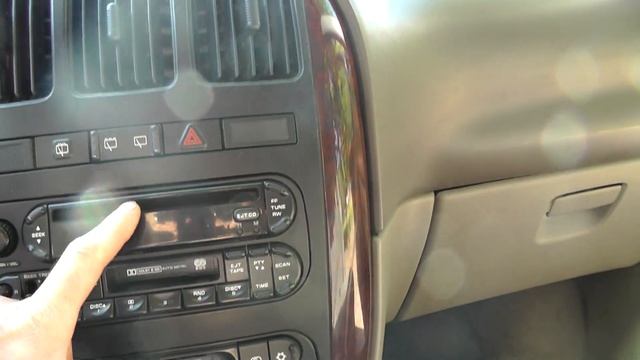 Chrysler Town & Country 2003г. смотреть онлайн