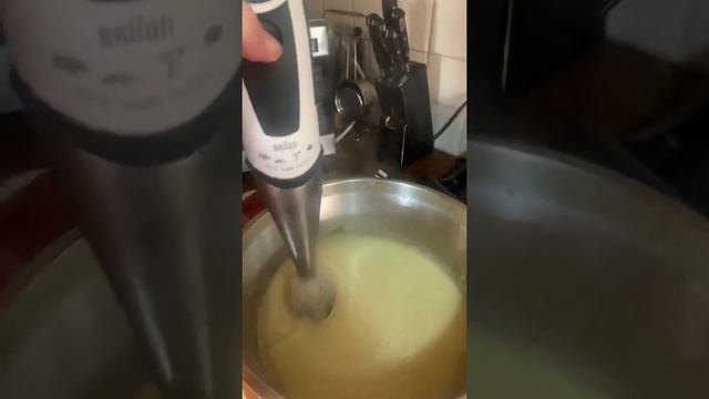 Суп-пюре из корней с каштанами смотреть онлайн