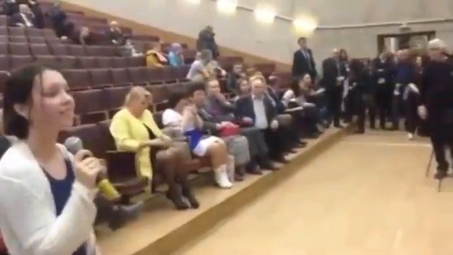 Как простая студентка поставила на место необразованного зам министра