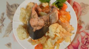 Простая кухня | Горбуша, запечённая с овощами