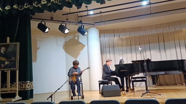 Давлатов Дмитрий(9лет), балалайка. В. Андреев Вальс(Грезы), Г. Перселл Канцонетта, Шуточная. смотреть онлайн