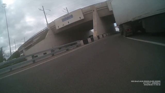 Проезд в центральный офис AVIS с ул. Свободы (видео с видеорегистратора в зеркале AVS1080BOX) смотреть онлайн