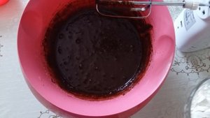 Шоколадные кексы с жидкой начинкой. Лёгкий и быстрый рецепт.
