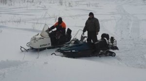 Езда на* Российских снегоходах* по мокрому снегу.