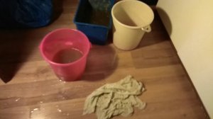 Потоп в квартире на 3-м этаже. Прорвало радиатор на 5-м.