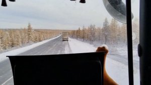 Дорога на Алдан,очень скользко. Дальнобой по северу.