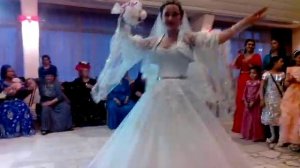 Свадьба червоня мадонна Курск 17,04,2016 невеста кидает букет