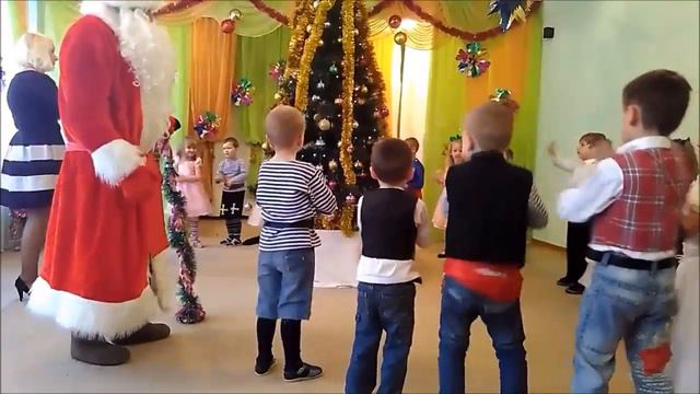 Новогодний утренник смотреть онлайн