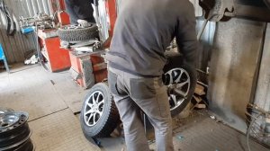 Зимняя резина на автомобиль ВАЗ 2115!!!