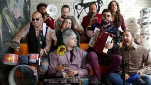 JUMP - Lorenzo Cannelli & the Foster Family