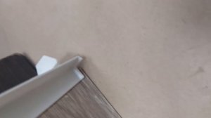 особенность крепления плинтуса cezar hi-line prestige