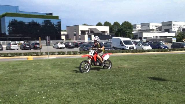 HONDA CR 80 R смотреть онлайн