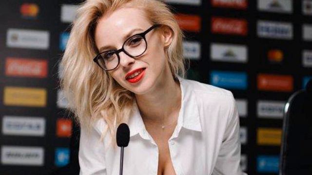 «Ждем тебя топлес». Самая красивая девушка Уфы сдержит обещание