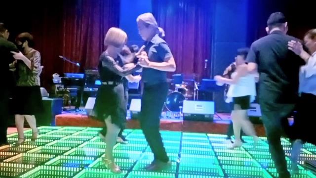 simple kizomba dance at the bellevue manila смотреть онлайн