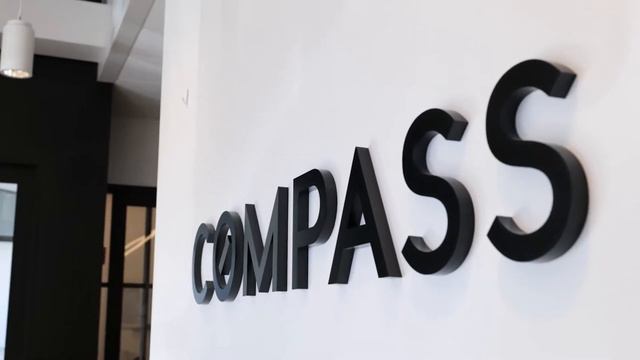 Wisconsin Loves Compass! смотреть онлайн