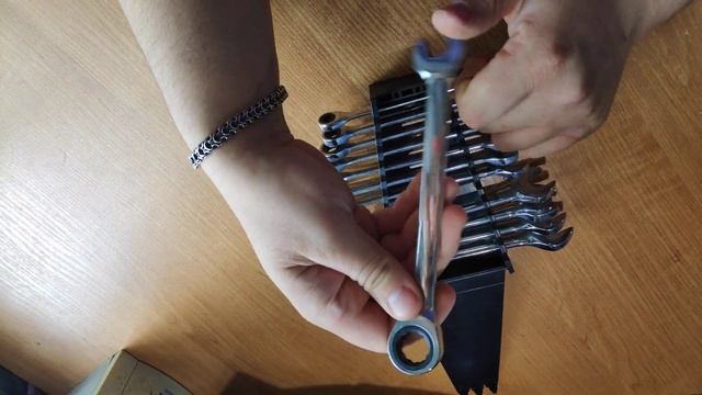 НАБОР КЛЮЧЕЙ КОМБИНИРОВАННЫХ С ТРЕЩОТКОЙ  MOLDER