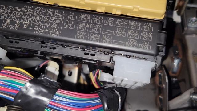 How To Replace The Stereo Fuse On A 2003 2004 2005 2006 2007 2008 Toyota Corolla смотреть онлайн