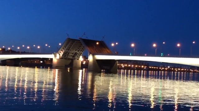 Ночная прогулка по Питеру / разводные мосты на Невском проспекте