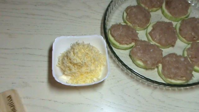 Кабачок запеченный с фаршем