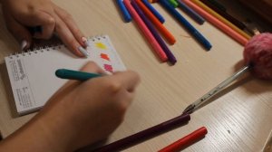 Выкидываю канцелярию / уборка в канцелярии