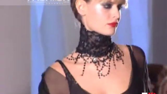 "Emanuel Ungaro" Autumn Winter 2004 2005 Paris 2 of 3 Haute Couture by FashionChannel смотреть онлайн
