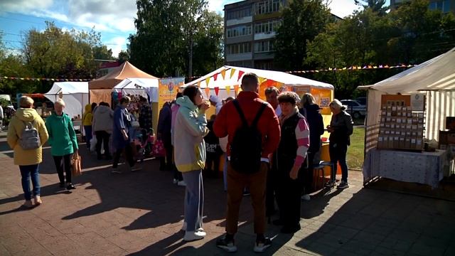 В поселке Химининститут прошел осенний «Химфест» смотреть онлайн