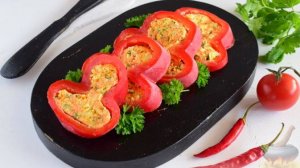Яркий акцент на праздничном столе.
ЗАКУСКА ИЗ ПЕРЦА, ФАРШИРОВАННОГО СЫРОМ