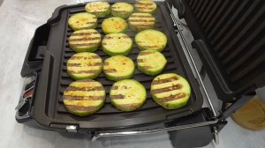 Кабачки, баклажаны на гриле – блюдо для веганов и мясоедов. Чесночно-сметанный соус.