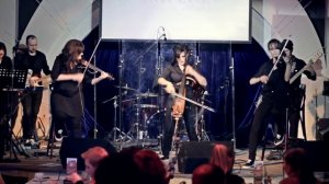 Mission Impossible— саундтрек из к/ф "Mission Impossible" Adam Clayton & Larry Mullen