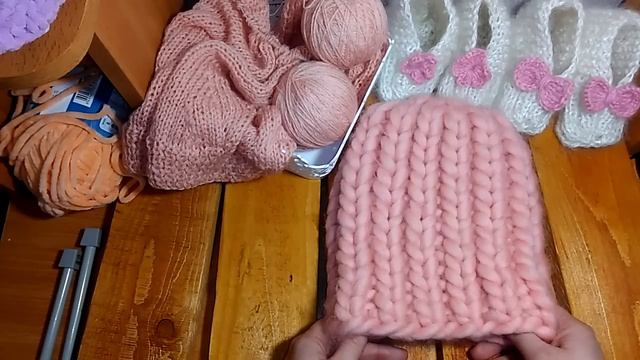 Шапка из толстой пряжи.