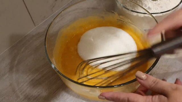 Оладушки на кефире / Oladi cu chefir смотреть онлайн