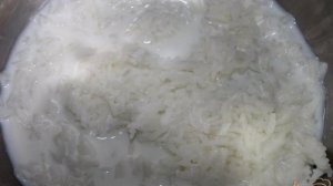 Сладкая рисовая каша с клубникой