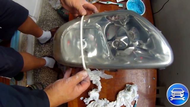 How to polish the headlight with toothpaste CHRYSLER VOYAGER Как отполировать фару зубной пастой смотреть онлайн