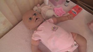 ЛЕЧЕМ  КУКЛУ УЛЬЯШУ БЕБИ АНАБЭЛЬ Baby Annabell #225