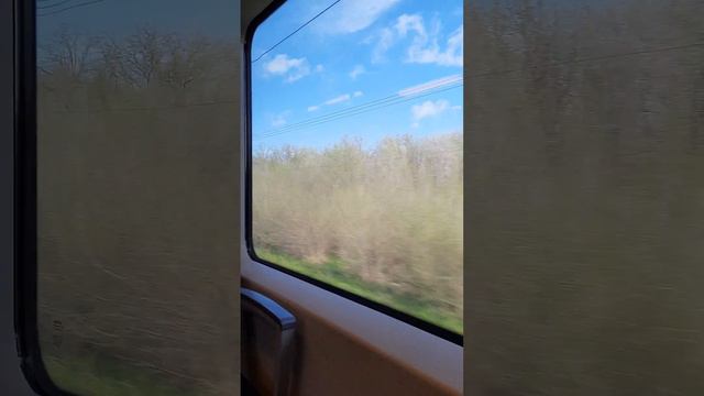 Салон поезда Ласточка (ЭС1). Перегон Невинномысская - Армавир-Ростовский. Скорость 140 км/ч 🔥 смотреть онлайн