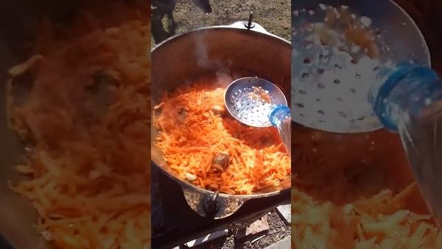 Плов в казане.
