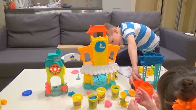 САМЫЙ БОЛЬШОЙ НАБОР ПЛЕЙ ДО Play doh Town Строим город PLAY-DOH TOWN смотреть онлайн