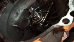 замена сцепления; пыльников наружных шрусов и жидкости сцепления на SANTA FE SM 2004 года 2 л бензи