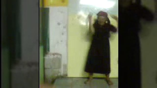 бабка танцует смотреть онлайн