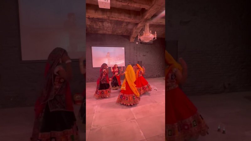 Индийский танец «Гхумар» #bollywood #song #garba #ghoomar #music