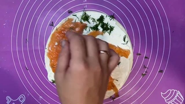 Мини круассаны с красной рыбой. Холодная закуска