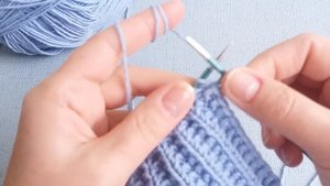 Двухсторонний узор спицами  Рельефный двухсторонний узор для шарфа или снуда видео