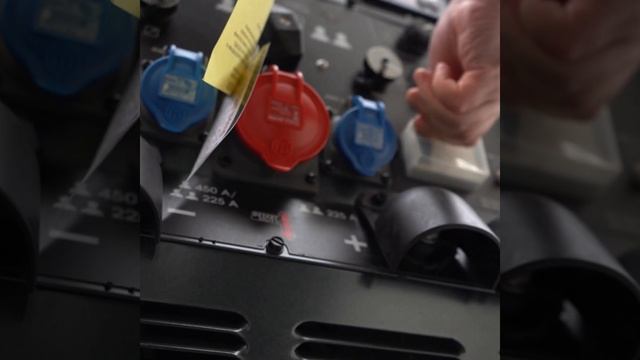 Новинка! ? Сварочный агрегат Lincoln Electric Dual Maverick 450 | #shorts смотреть онлайн