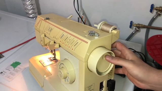 Singer 5805c: Winding The Bobbin смотреть онлайн